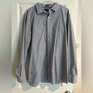 Banana Republic Non-Iron Slim fit button down shrit  (condition 10/10)🤌🏼⭐️
